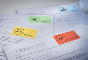 Avery &eacute;tiquettes universelles color&eacute;es ft 105 x 148 mm (l x h), 400 pi&egrave;ces, rouge