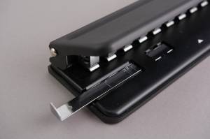 Atoma perforateur noir, 11 trous