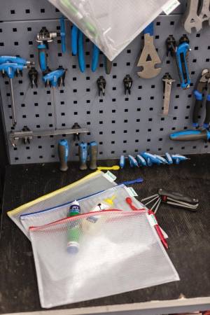 Tarifold pochette &agrave; zip, ft A4, paquet de 8 pi&egrave;ces en couleurs assorties