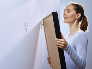 Tesa Klevende Spijker voor Behang en Pleisterwerk, verstelbaar, draagvermogen 1 kg, blister van 2 stuks