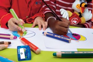 STABILO woody 3in1 crayon de couleur, &eacute;tui de 10 pi&egrave;ces en couleurs assorties