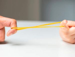 Q-CONNECT &eacute;lastiques, largeur 2 mm, longueur 120 mm, bo&icirc;te de 1 kg