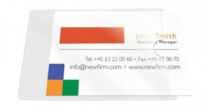 Q-CONNECT badge pocket, autocollante, ft 60 x 95 mm, ouvert sur le c&ocirc;t&eacute;, paquet de 10 pi&egrave;ces