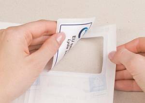 Avery L4787-20 badge adh&eacute;sif ft 80 x 50 mm, bo&icirc;te de 200 pi&egrave;ces, blanc-bleu