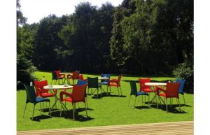 Juliette stapelbare stoel, voor binnen en buiten, rood